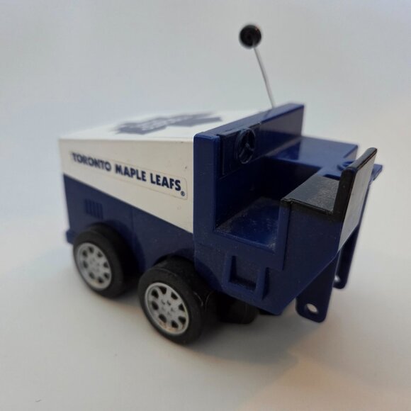 Toronto Maple Leafs RC Zamboni – vehicle only, 49 MHz - Picture 3 of 5